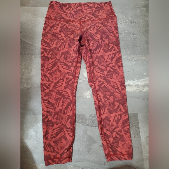 Lululemon Wunder Under High-Rise Crop Tight. 24". Luxtreme. Orange-red. Size 12. - Picture 2 of 12
